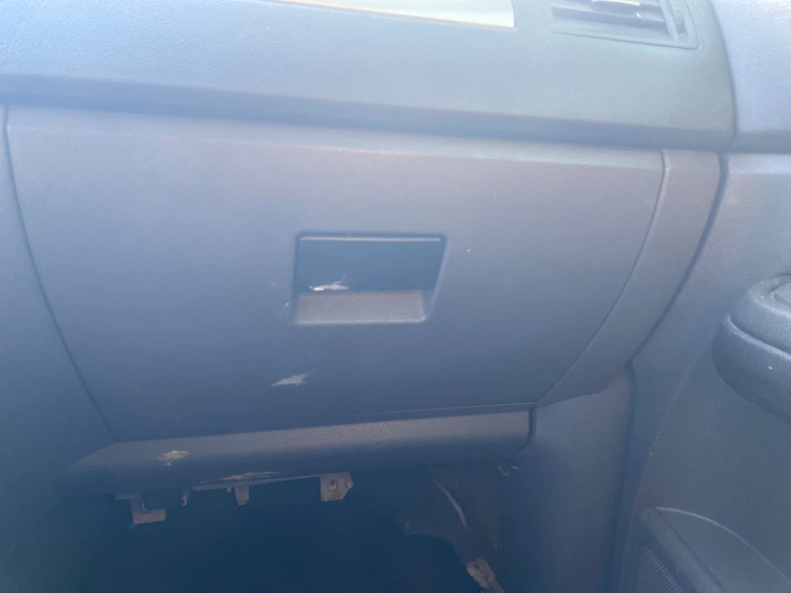 Foto de GUANTERA FORD FOCUS C-MAX (CAP)(2003) 1.6 TDCi CAT (109 CV / 80 KW)