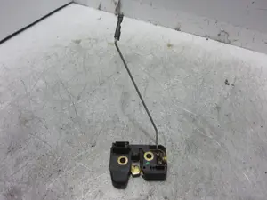 Foto de CERRADURA MALETERO / PORTON VOLKSWAGEN GOLF III (1H1)(11.1991) 1.8 (75 CV / 55 KW) referencia 1H6827505A foto 2