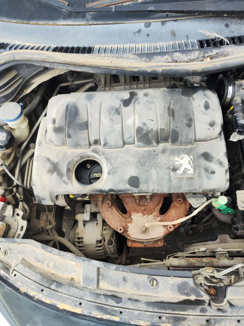 Foto de TAPA MOTOR PEUGEOT 207 1.4 16V CAT (KFU / ET3J4) (88 CV / 65 KW)