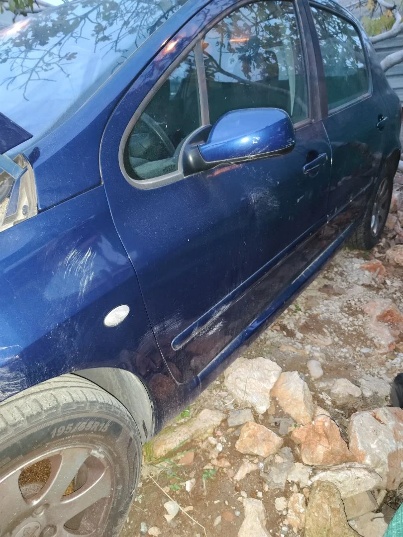 Foto de PUERTA DELANTERA IZQUIERDA PEUGEOT 307 (S1)(04.2001) 1.6 16V CAT (109 CV / 80 KW)