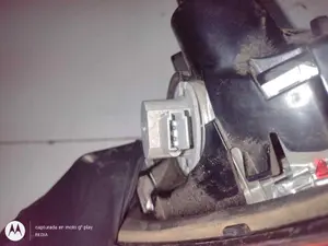 Foto de PILOTO TRASERO DERECHO INTERIOR OPEL CORSA E referencia 39012624 foto 2