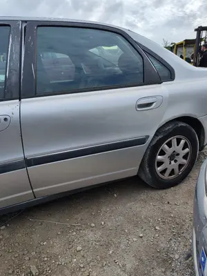 Foto de PUERTA TRASERA IZQUIERDA VOLVO S80 BERLINA 2.4 CAT (140 CV / 103 KW)