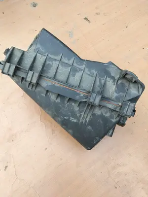 Foto de CAJA FILTRO AIRE SEAT LEON (1M1) referencia 1J0129607Q foto 2