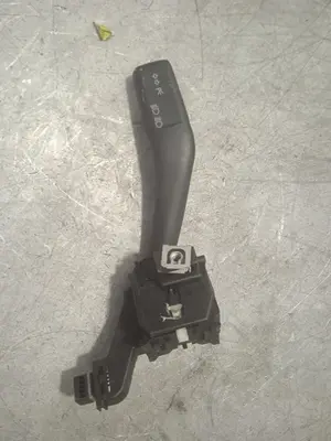 Foto de MANDO INTERMITENTES VOLKSWAGEN GOLF V (1K1)(10.2003) 1.9 TDI (90 CV / 66 KW) referencia 1K0953513