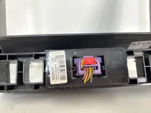 Foto de INTERRUPTOR CHEVROLET CAPTIVA 2.0 Diesel CAT (126 CV / 93 KW) referencia 96628249 foto 3