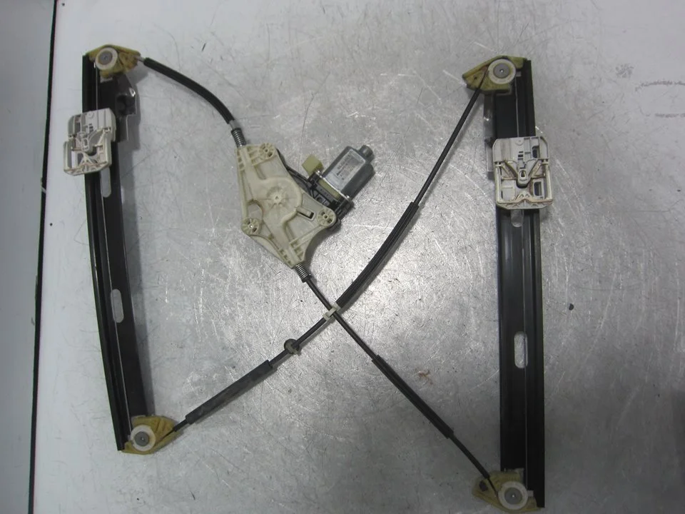 Foto de ELEVALUNAS DELANTERO DERECHO SEAT LEON (5F1) 1.6 TDI (105 CV / 77 KW) referencia 5F4837462C