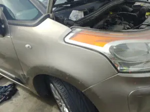 Foto de ALETA DELANTERA DERECHA CITROEN C3 PICASSO 1.6 16V (120 CV / 88 KW)