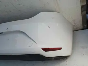 Foto de PARAGOLPES TRASERO SEAT LEON (5F1) 1.6 TDI (105 CV / 77 KW) referencia 6F0807421 foto 2