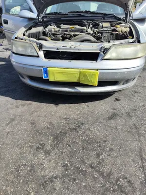 Foto de PARAGOLPES DELANTERO OPEL VECTRA B BERLINA 2.0 DTI (101 CV / 74 KW)