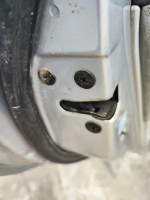 Foto de CERRADURA PUERTA TRASERA IZQUIERDA KIA CERATO (LD) 1.5 CRDi (102 CV / 75 KW) referencia 814202F020