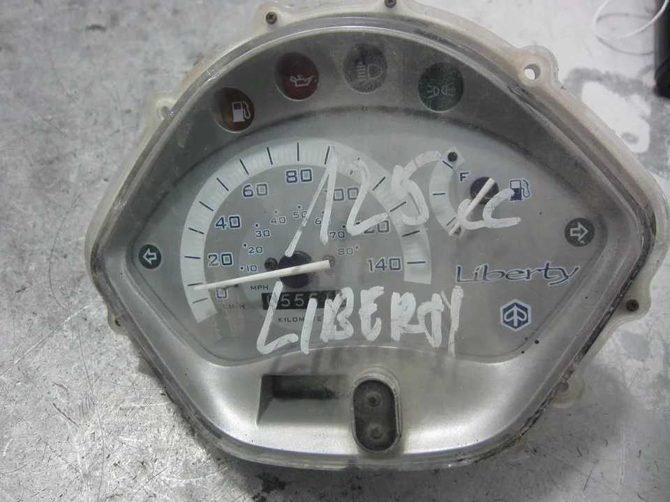Foto de CUADRO CUENTA KILOMETROS PIAGGIO (VESPA) LIBERTY LIBERTY referencia 58185R