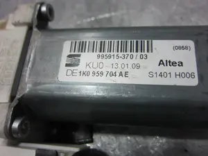 Foto de MOTOR ELEVALUNAS TRASERO DERECHO SEAT ALTEA XL (5P5) 1.9 TDI (105 CV / 77 KW) referencia 1K0959704AE foto 4