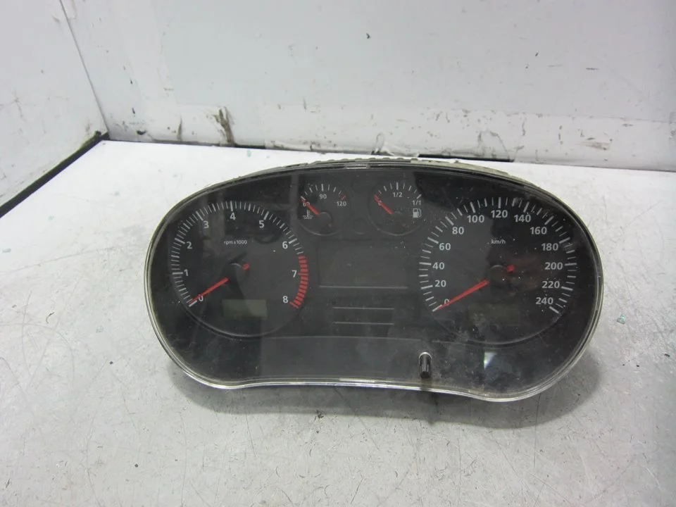 Foto de CUADRO INSTRUMENTOS SEAT LEON (1M1) 1.6 16V (105 CV / 77 KW) referencia 88311292