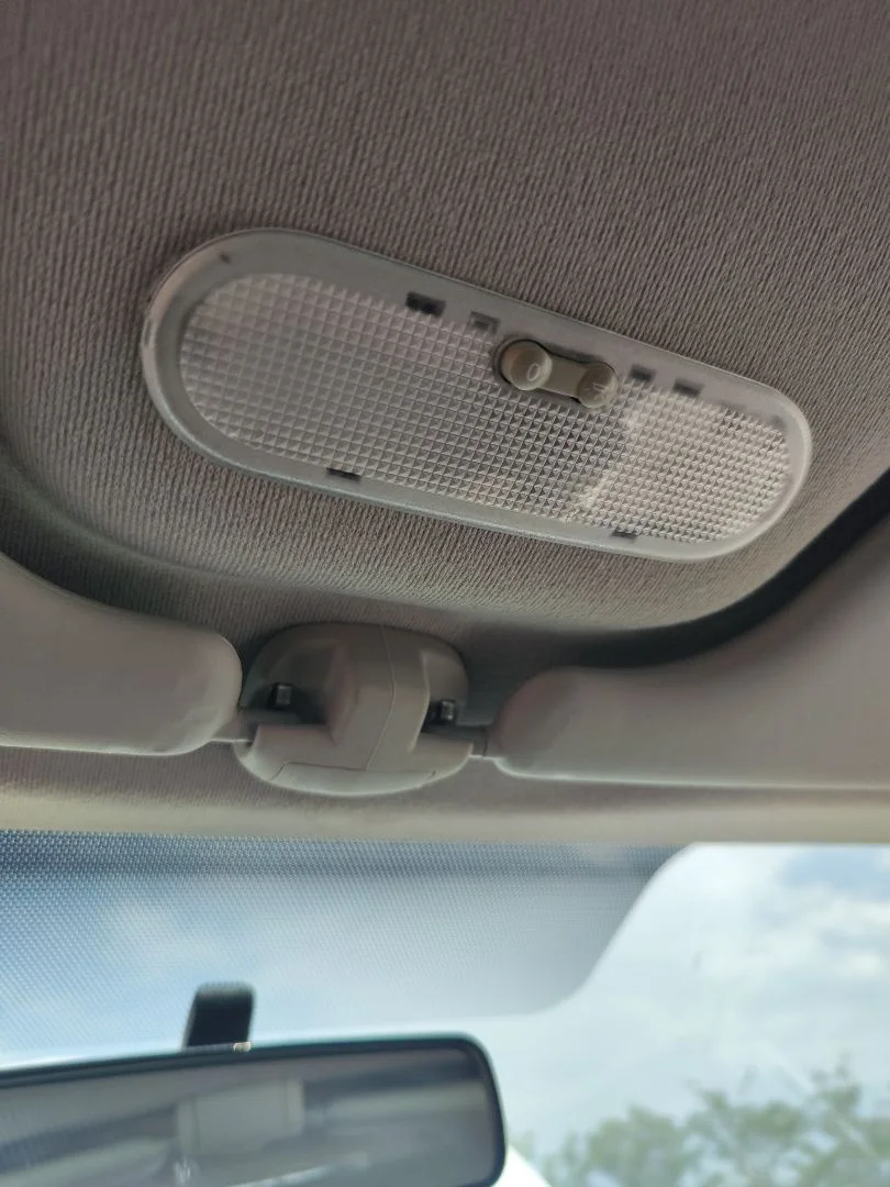 Foto de LUZ INTERIOR RENAULT CLIO III 1.2 16V (75 CV / 55 KW)