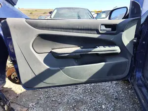 Foto de GUARNECIDO PUERTA DELANTERA IZQUIERDA FORD FOCUS CABRIO (CA5) 2.0 TDCi CAT (136 CV / 100 KW) referencia 1561063