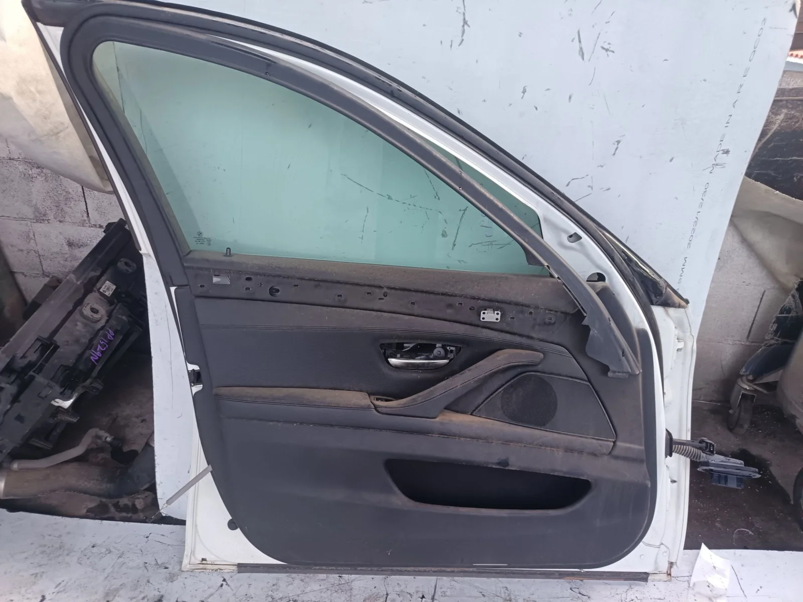 Foto de GUARNECIDO PUERTA DELANTERA IZQUIERDA BMW SERIE 5 TOURING (F11) 2.0 Turbodiesel (184 CV / 135 KW)