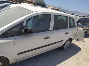 Foto de CERRADURA PUERTA TRASERA IZQUIERDA OPEL ZAFIRA B 1.9 CDTI (120 CV / 88 KW) referencia 13210739
