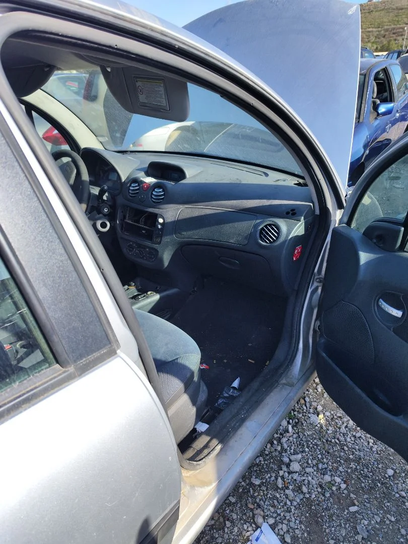 Foto de GOMAS CONTORNO PUERTA CITROEN C3 1.4 (73 CV / 54 KW)