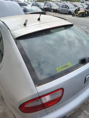 Foto de PORTON TRASERO SEAT LEON (1M1) 1.6 (101 CV / 74 KW) referencia 1M6827025H foto 2