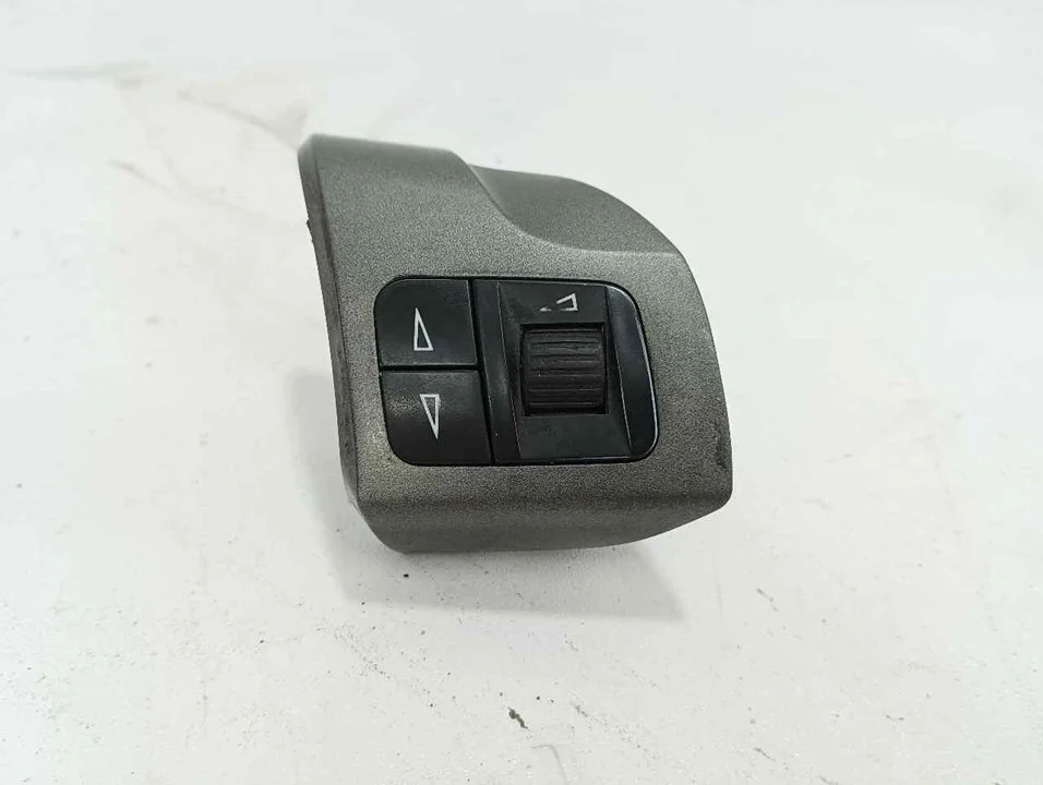 Foto de MANDO VOLANTE OPEL ASTRA H GTC referencia 13126750