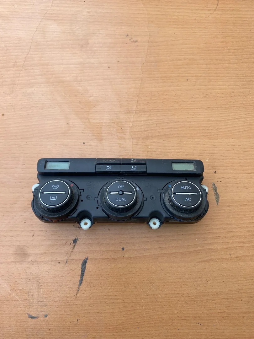 Foto de MANDO CALEFACCION / AIRE ACONDICIONADO VOLKSWAGEN PASSAT BERLINA (3C2) 2.0 TDI (140 CV / 103 KW)