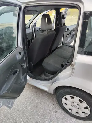Foto de GOMAS CONTORNO PUERTA FIAT II PANDA (169) 1.2 CAT (60 CV / 44 KW)