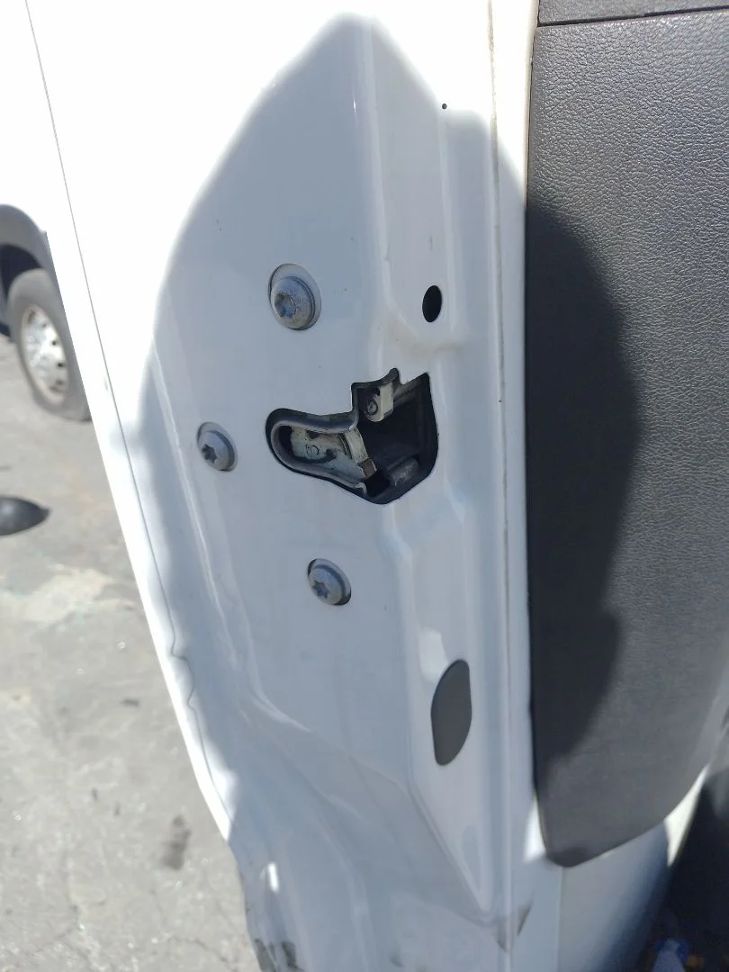 Foto de CERRADURA PUERTA DELANTERA IZQUIERDA FIAT DUCATO 3 MAXI FURGÓN TS 35 (295) 2.3 JTD CAT (131 CV / 96 KW)