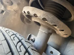 Foto de BRAZO SUSPENSION DELANTERO IZQUIERDO RENAULT CLIO III 1.2 16V (75 CV / 55 KW)