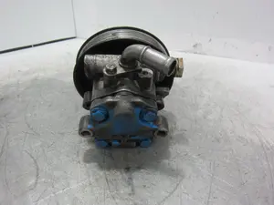 Foto de BOMBA DIRECCION AUDI A6 BERLINA (4F2) referencia 059145255B foto 5