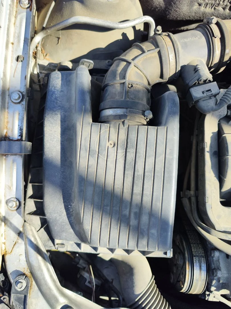 Foto de CAJA FILTRO AIRE OPEL ASTRA G BERLINA 2.2 16V DTI CAT (Y 22 DTR / L50) (125 CV / 92 KW) referencia 24443112