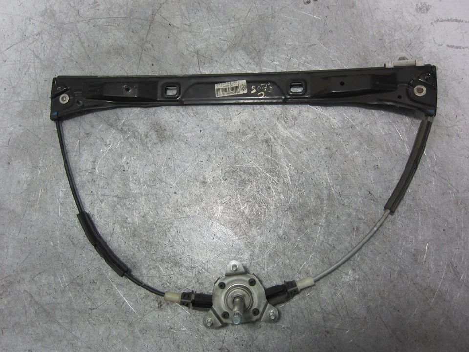 Foto de ELEVALUNAS TRASERO DERECHO CITROEN NEMO 1.4 HDi (68 CV / 50 KW) referencia 1354699080