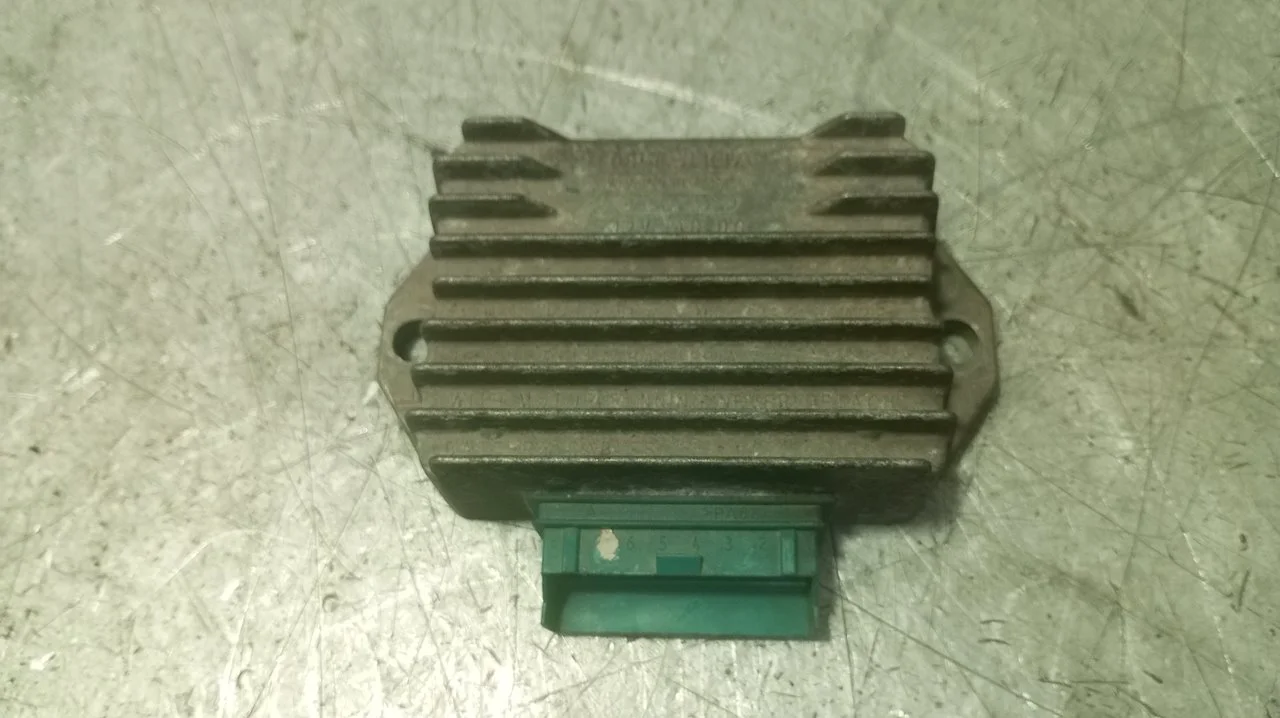 Foto de REGULADOR DE CORRIENTE PIAGGIO (VESPA) (VESPA) ZIP SP '0 ZIP SP 49 cc (4.8 cv a 7250 rpm)