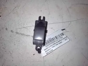 Foto de MANDO ELEVALUNAS DELANTERO DERECHO NISSAN X-TRAIL (T30) 2.2 16V Turbodiesel CAT (114 CV / 84 KW) referencia 254114CE0A foto 6