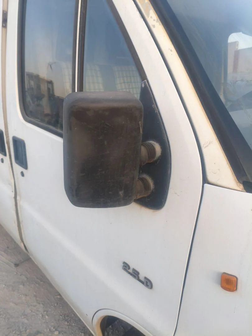 Foto de RETROVISOR DERECHO CITROEN JUMPER FURGÓN 2.5 Diesel (86 CV / 63 KW)