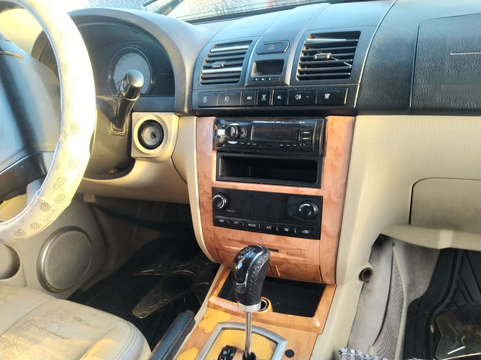 Foto de SISTEMA AUDIO / RADIO CD SSANGYONG REXTON 2.9 Turbodiesel CAT (120 CV / 88 KW)