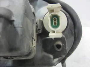 Foto de FARO DERECHO RENAULT CLIO II FASE I (B/CB0) 1.2 (58 CV / 43 KW) referencia 084240 foto 6