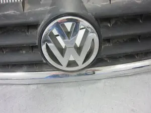 Foto de REJILLA DELANTERA VOLKSWAGEN TOURAN (1T1) referencia 1T0853651 foto 3
