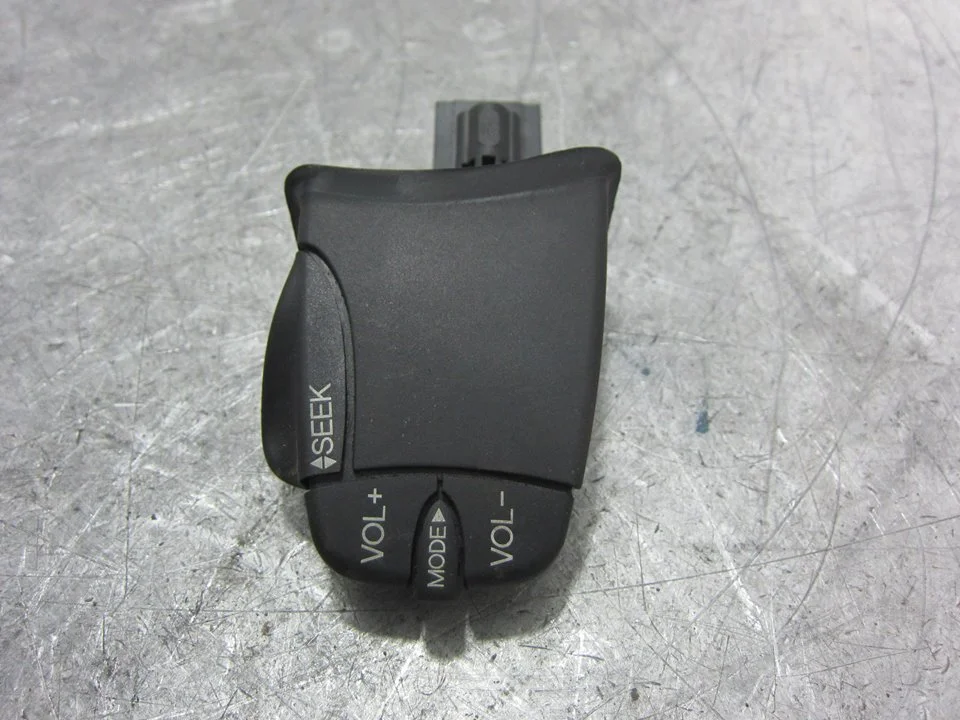 Foto de MANDO MULTIFUNCION FORD FOCUS FAMILIAR (CAK) 1.8 TDCi CAT (101 CV / 74 KW) referencia 98AB14K147AD