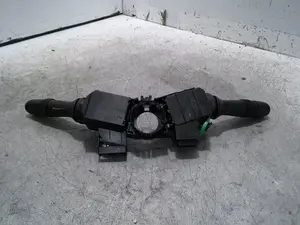 Foto de MANDO MULTIFUNCION TOYOTA AVENSIS CROSS SPORT (T27) 1.8 16V CAT (147 CV / 108 KW) referencia 17F373 foto 4