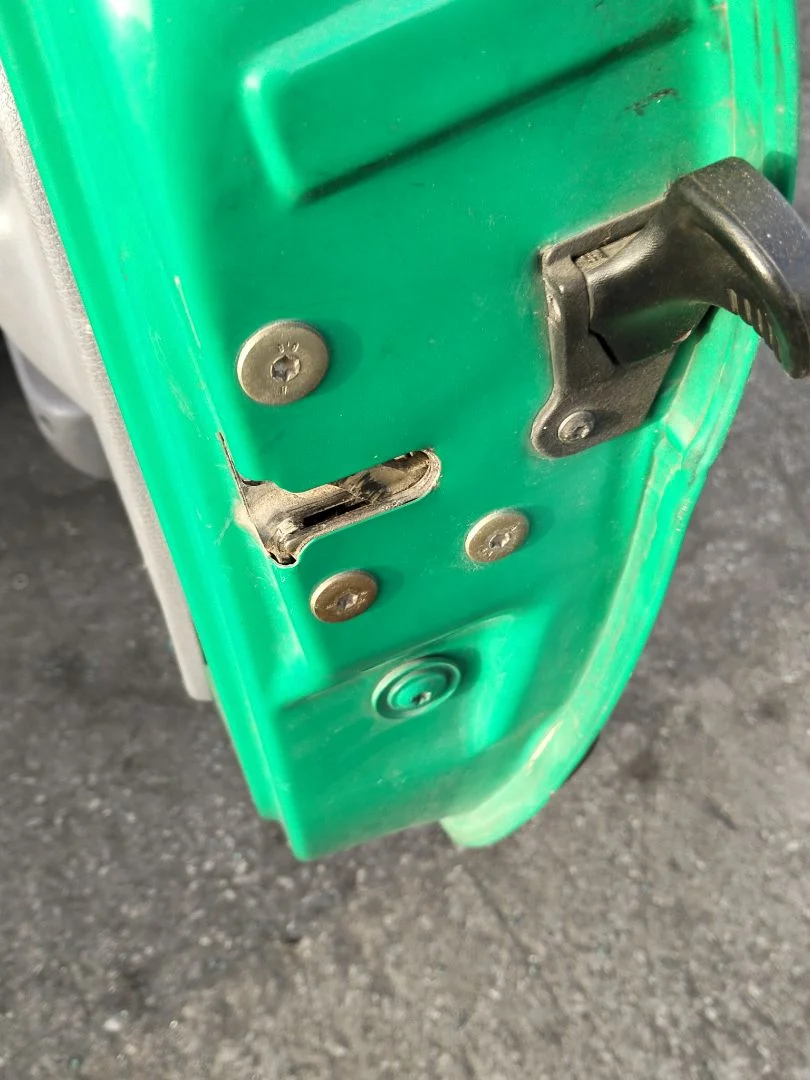 Foto de CERRADURA PUERTA DELANTERA DERECHA RENAULT TWINGO I (C06) 1.2 (58 CV / 43 KW)