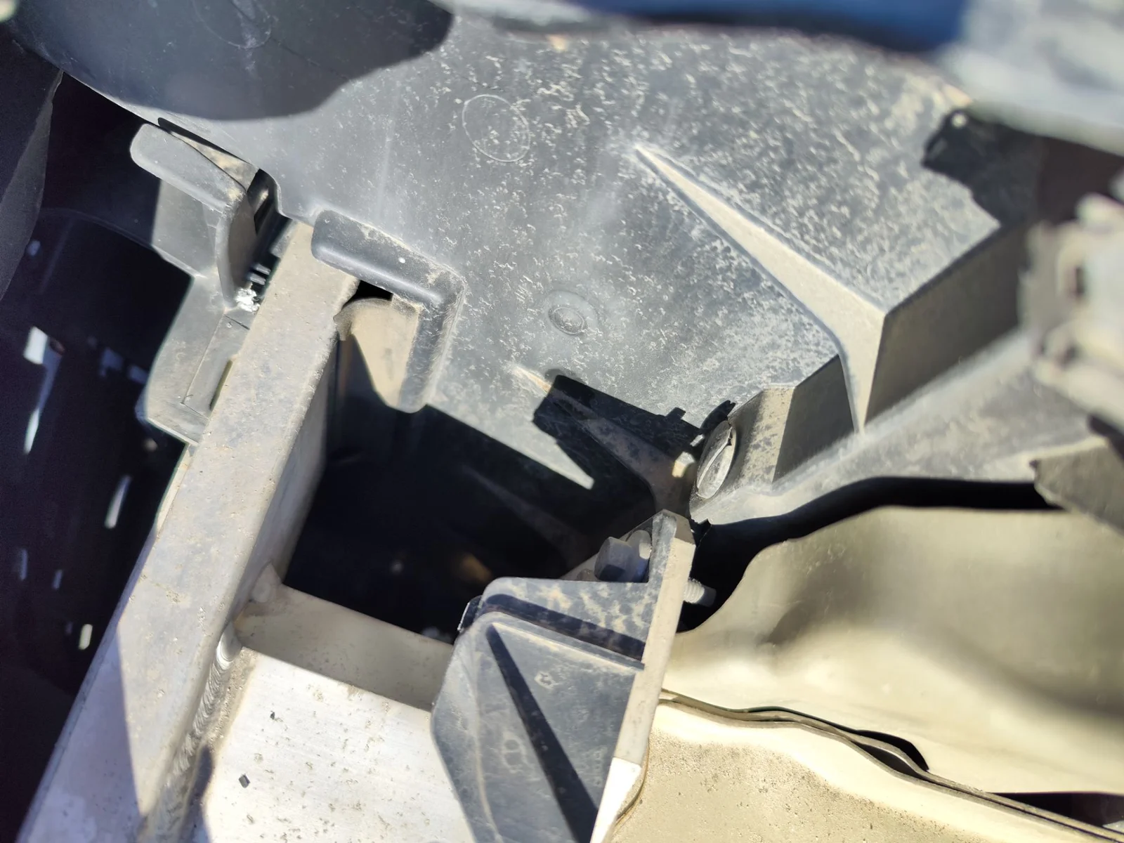 Foto de TRAVESAÑO SUPERIOR CITROEN C4 BERLINA 1.6 16V HDi (90 CV / 66 KW)