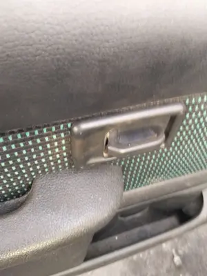 Foto de MANETA INTERIOR DELANTERA IZQUIERDA PEUGEOT 106 (S2) 1.1  (60 CV / 44 KW)