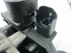 Foto de ALTERNADOR CITROEN C4 COUPE referencia 0124525035 foto 4