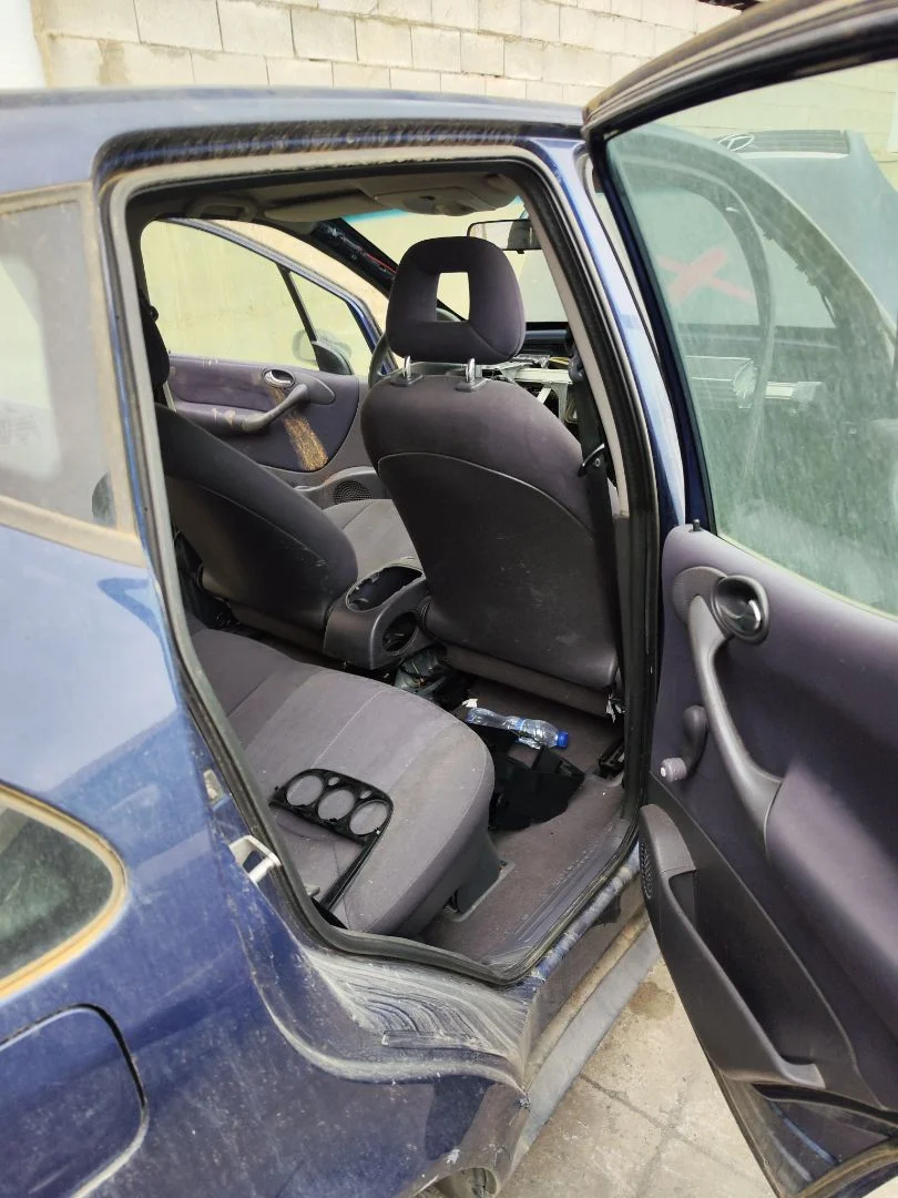 Foto de GOMAS CONTORNO PUERTA MERCEDES-BENZ CLASE A (BM 168) 1.4 CAT (82 CV / 60 KW)