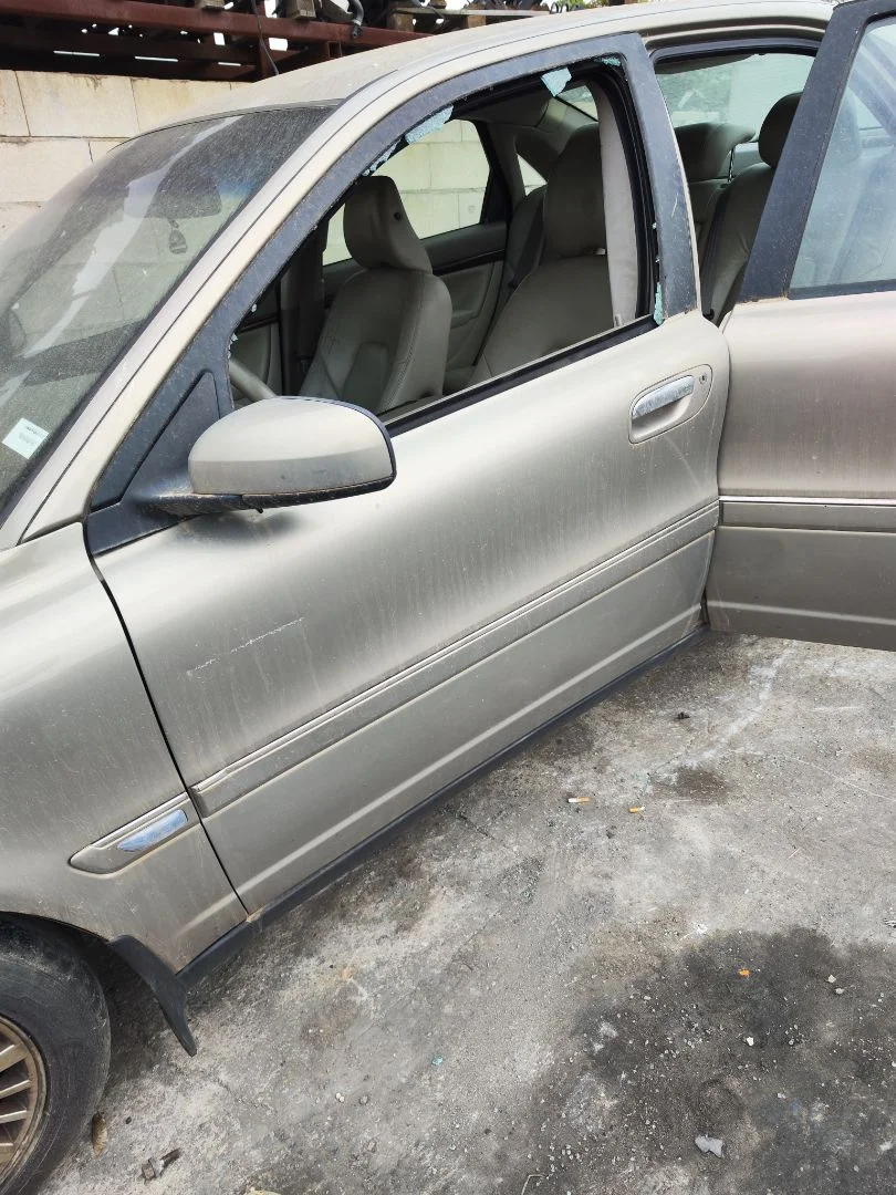 Foto de PUERTA DELANTERA IZQUIERDA VOLVO S80 BERLINA 2.4 Diesel (131 CV / 96 KW)