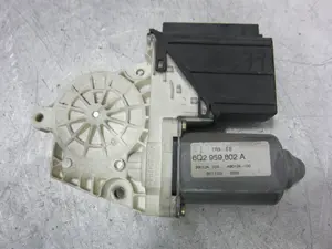 Foto de MOTOR ELEVALUNAS DELANTERO IZQUIERDO SEAT IBIZA (6L1) 1.2 (64 CV / 47 KW) referencia 6Q2959802A foto 1
