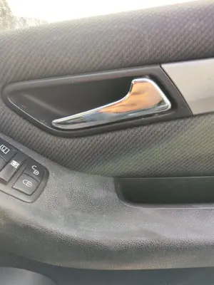 Foto de MANETA INTERIOR DELANTERA DERECHA MERCEDES-BENZ CLASE B (BM 245) 2.0 CDI CAT (109 CV / 80 KW) referencia A1697601061 FKZ