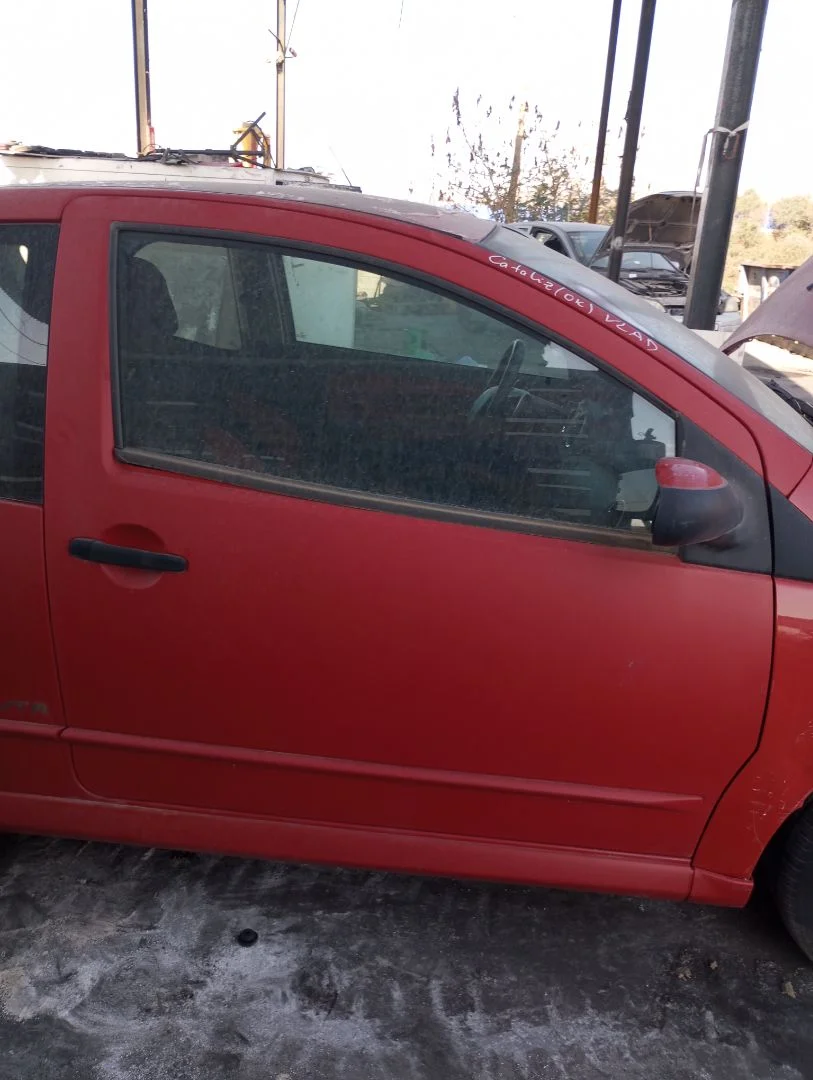 Foto de PUERTA DELANTERA DERECHA CITROEN C2 1.4 (73 CV / 54 KW) referencia 9004T0