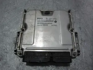 Foto de CENTRALITA MOTOR UCE CHRYSLER VOYAGER (RG) 2.5 CRD CAT (143 CV / 105 KW) referencia P04727664AD