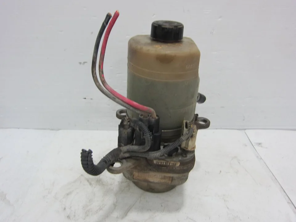 Foto de BOMBA DIRECCION FORD FOCUS BERLINA (CAP) 1.8 TDCi Turbodiesel CAT (116 CV / 85 KW) referencia 4M513K514AD
